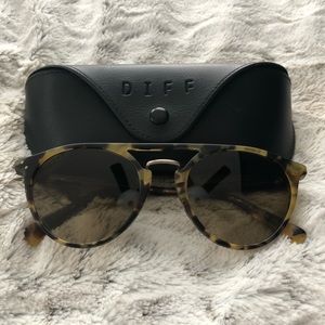 NWOT Mason matte moss havana + brown gradient lens